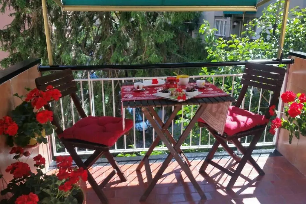 Cozy Apt Walking Distance Sea And Near Golf & Iclass - Italy Flat Vacation Rapallo 0*,  Italy